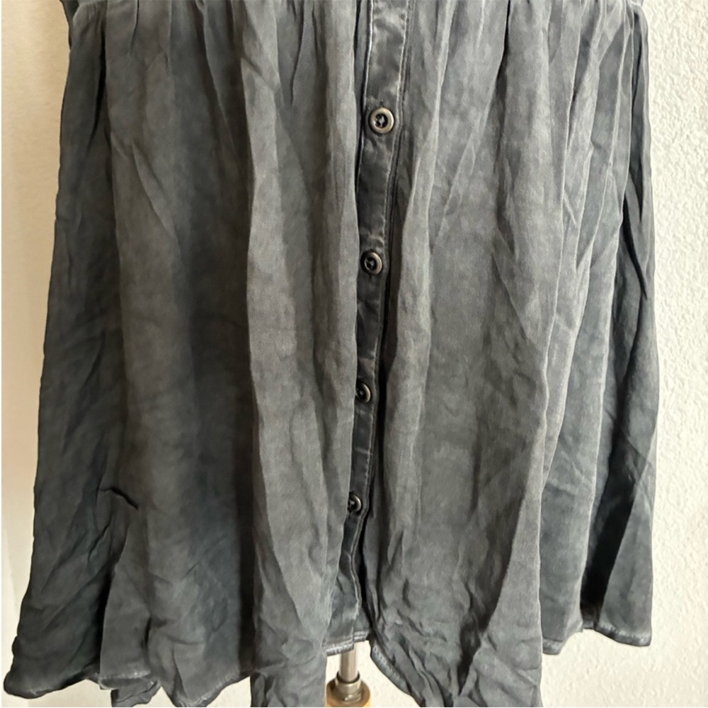 WAS $32 Torrid button down tank - Picture 3 of 6